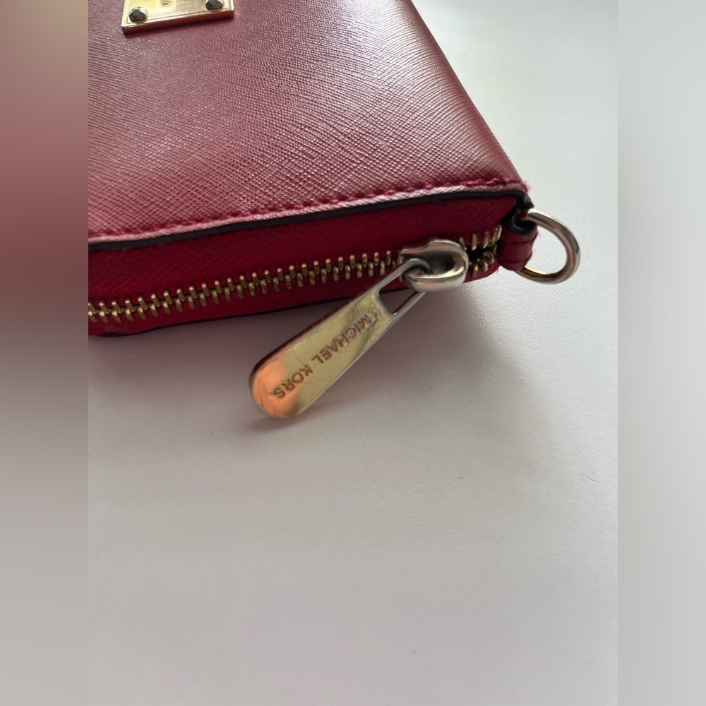 Michael Kors Jet Set Wallet - Picture 8 of 10